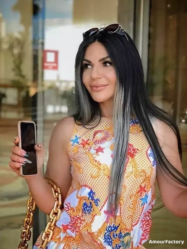 Yulia Profile image 2