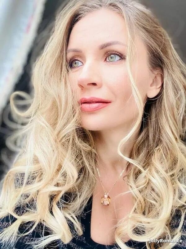 Vera Profile image 2