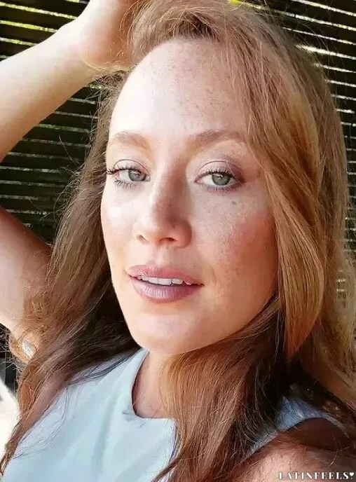 Carolina, 28