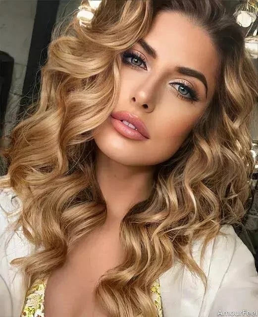 Jessica, 28