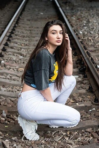 Alina, 26