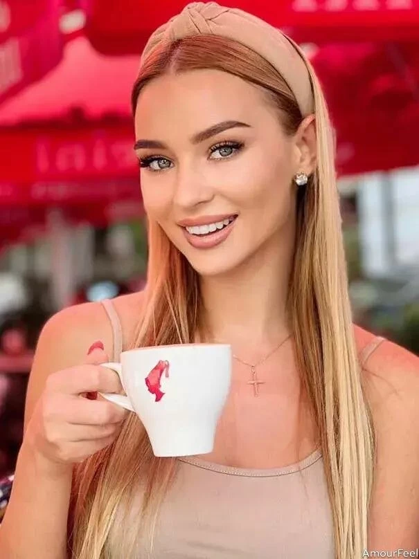 Lilia, 30