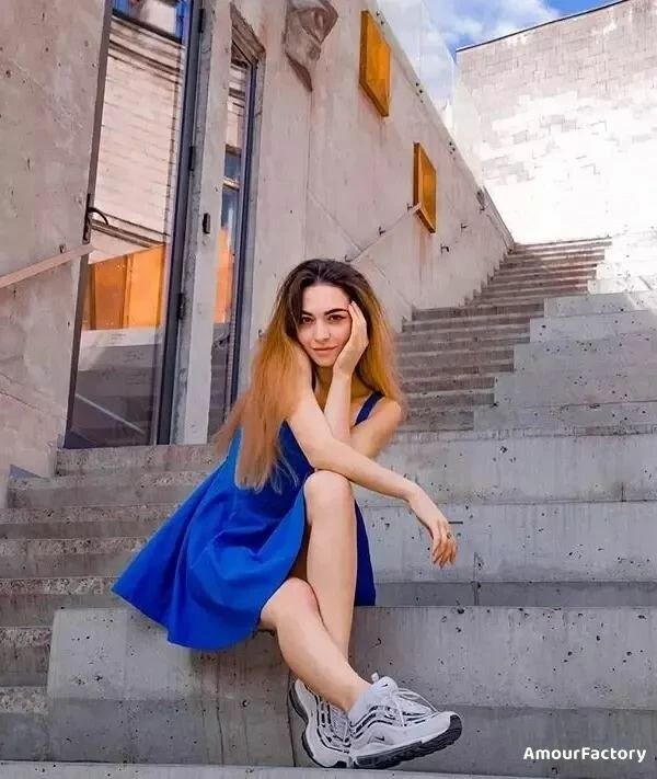 Delia Cosmina, 23