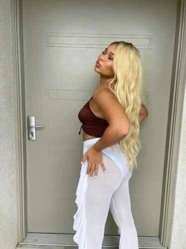 Gabbie, 21