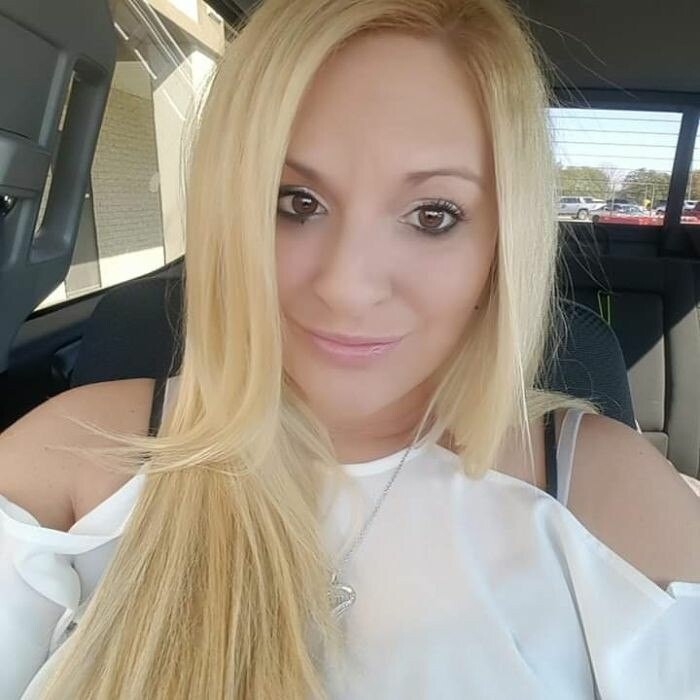 Macxine, 22