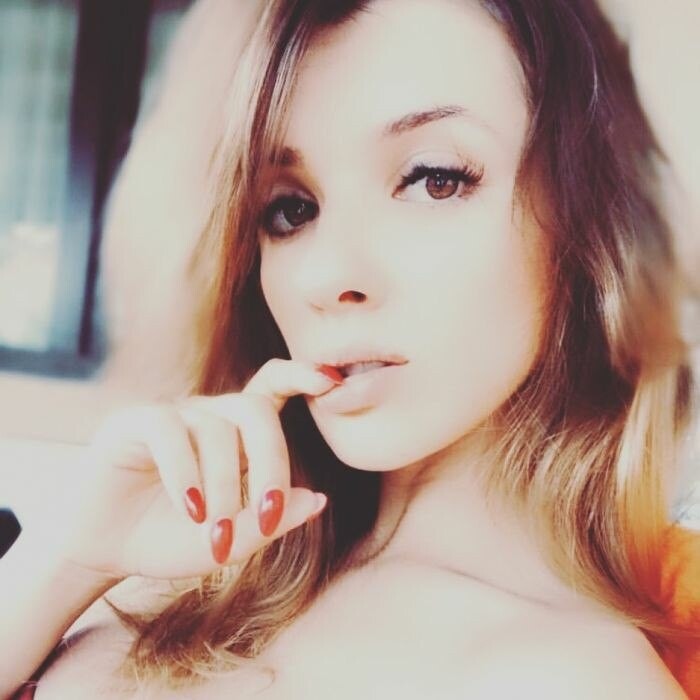 Maryjh, 19