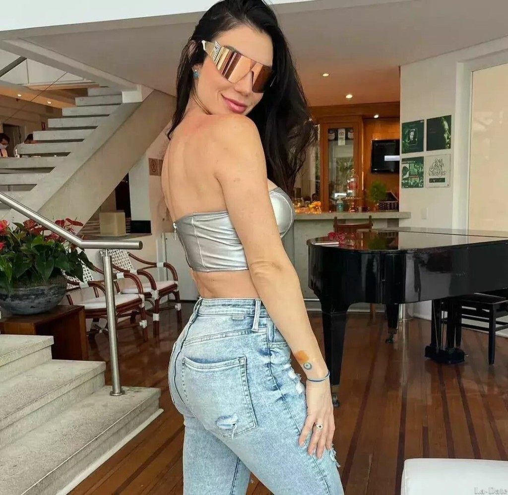 Erika Profile image 2