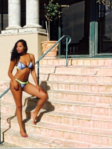 nevina Profile image 1